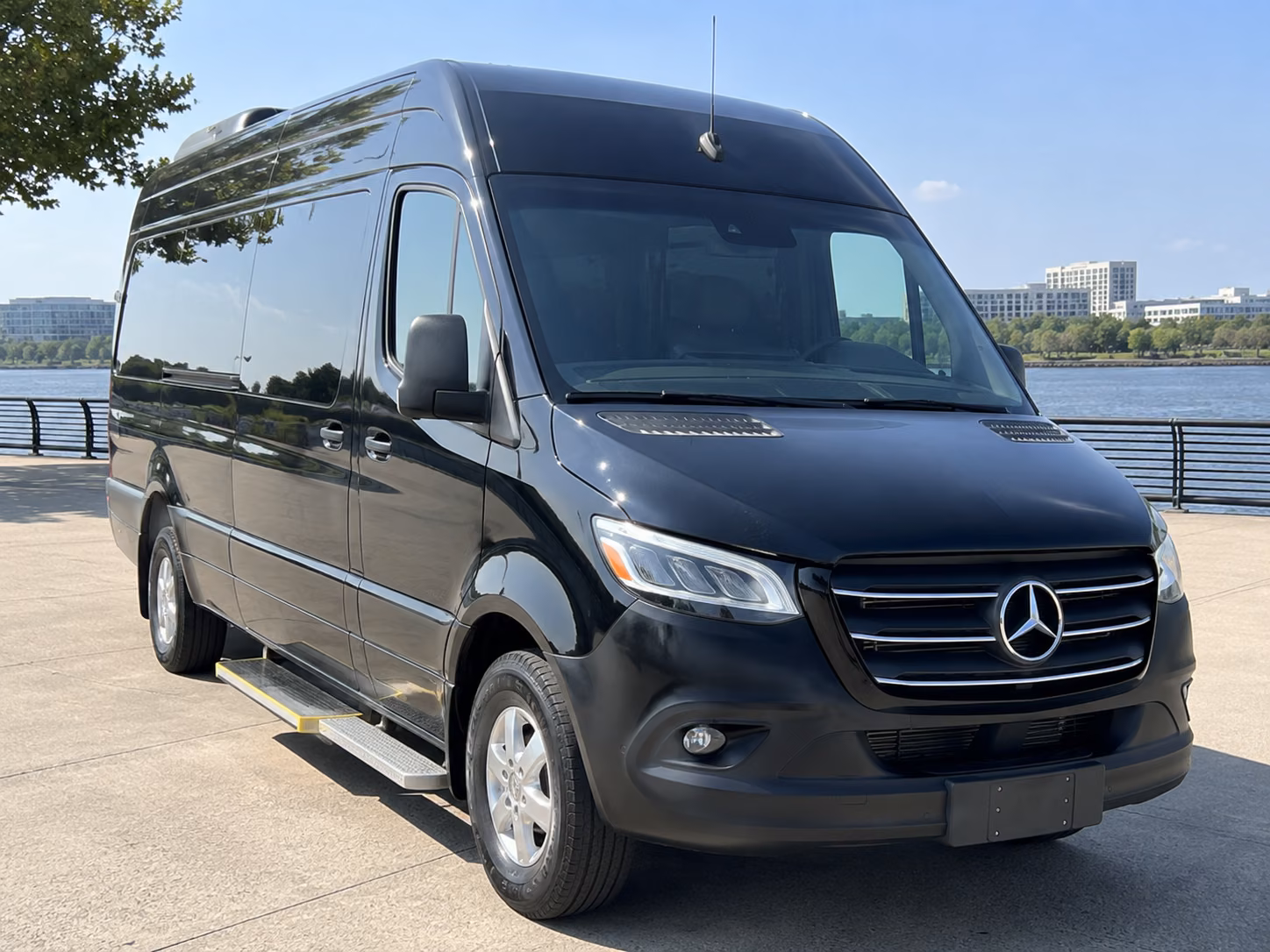 washington bus rentals for dc road trips and virginia travel